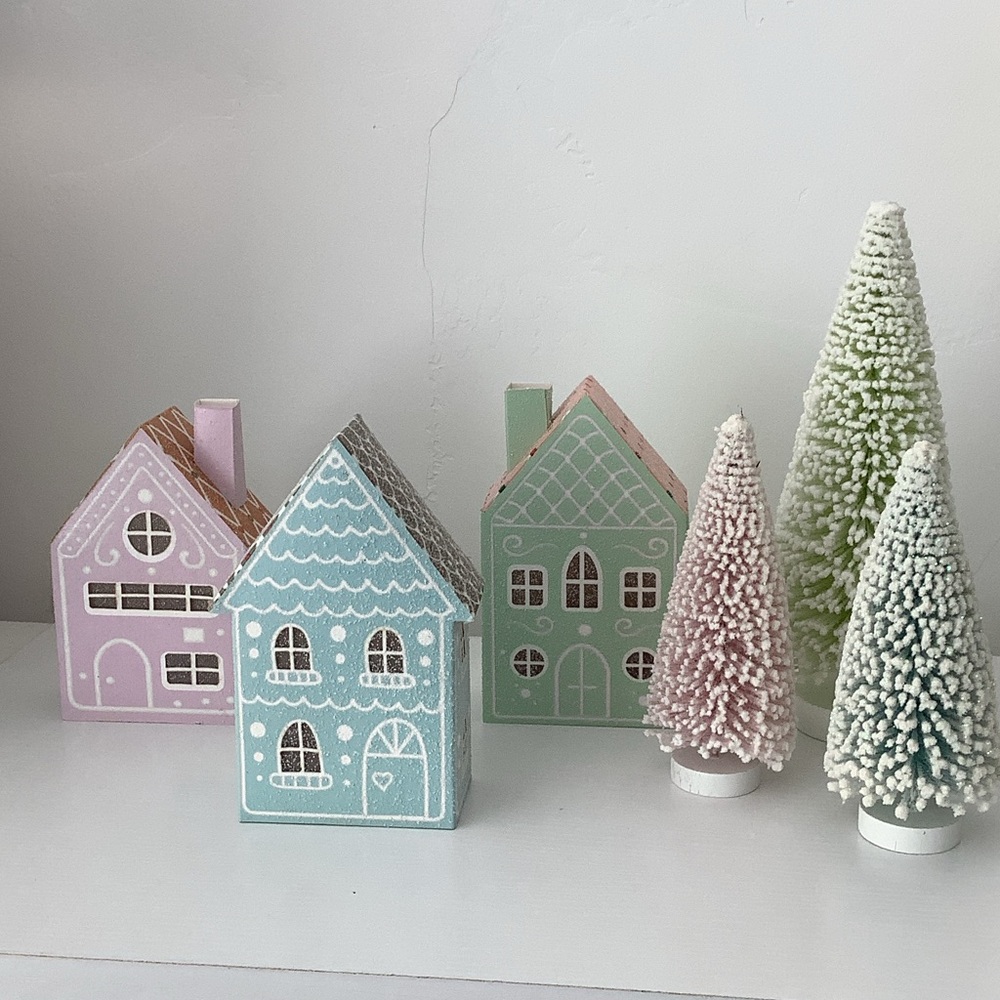 Charming Pastel Holiday Village Set. Houses light up. Includes All Pieces.